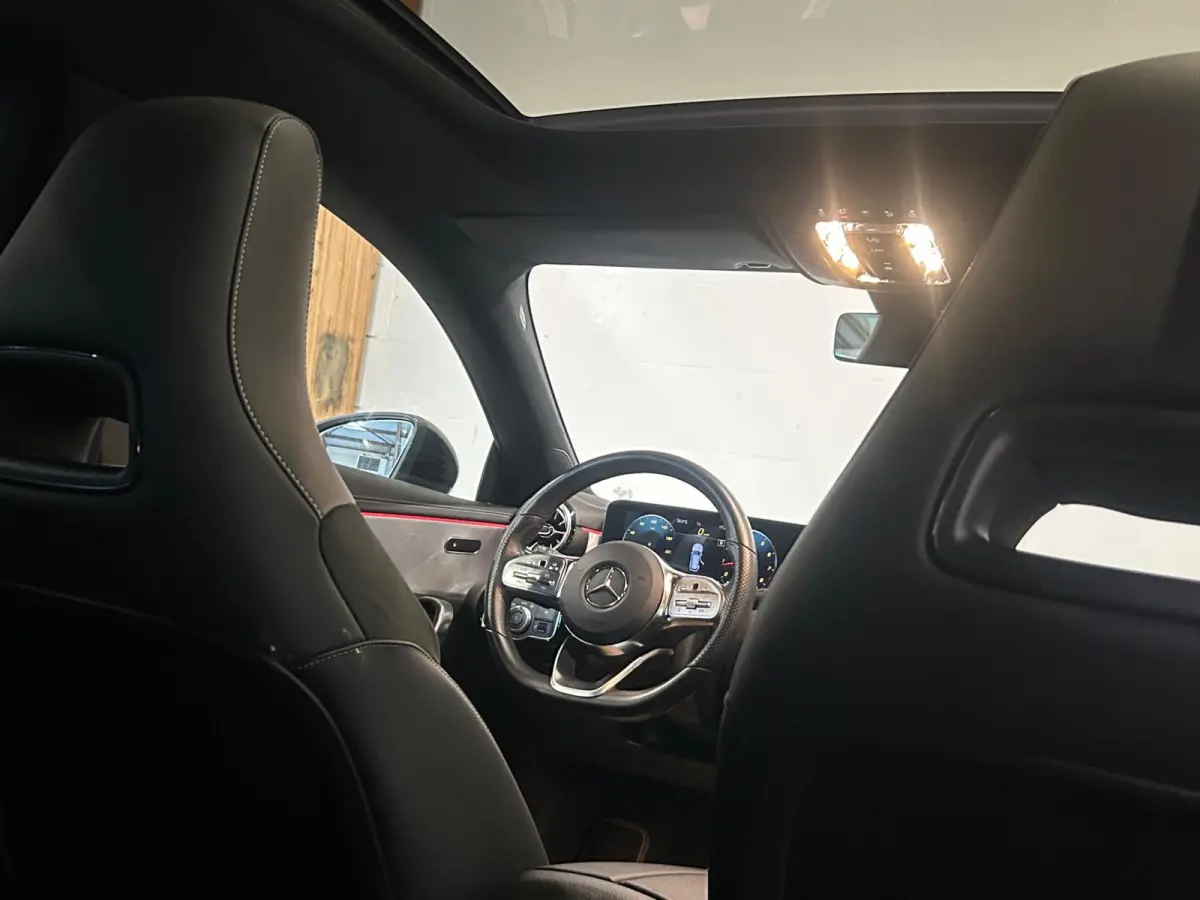 180 AMG Line - Panorama - Camera - Carplay - Sfeerverlichting