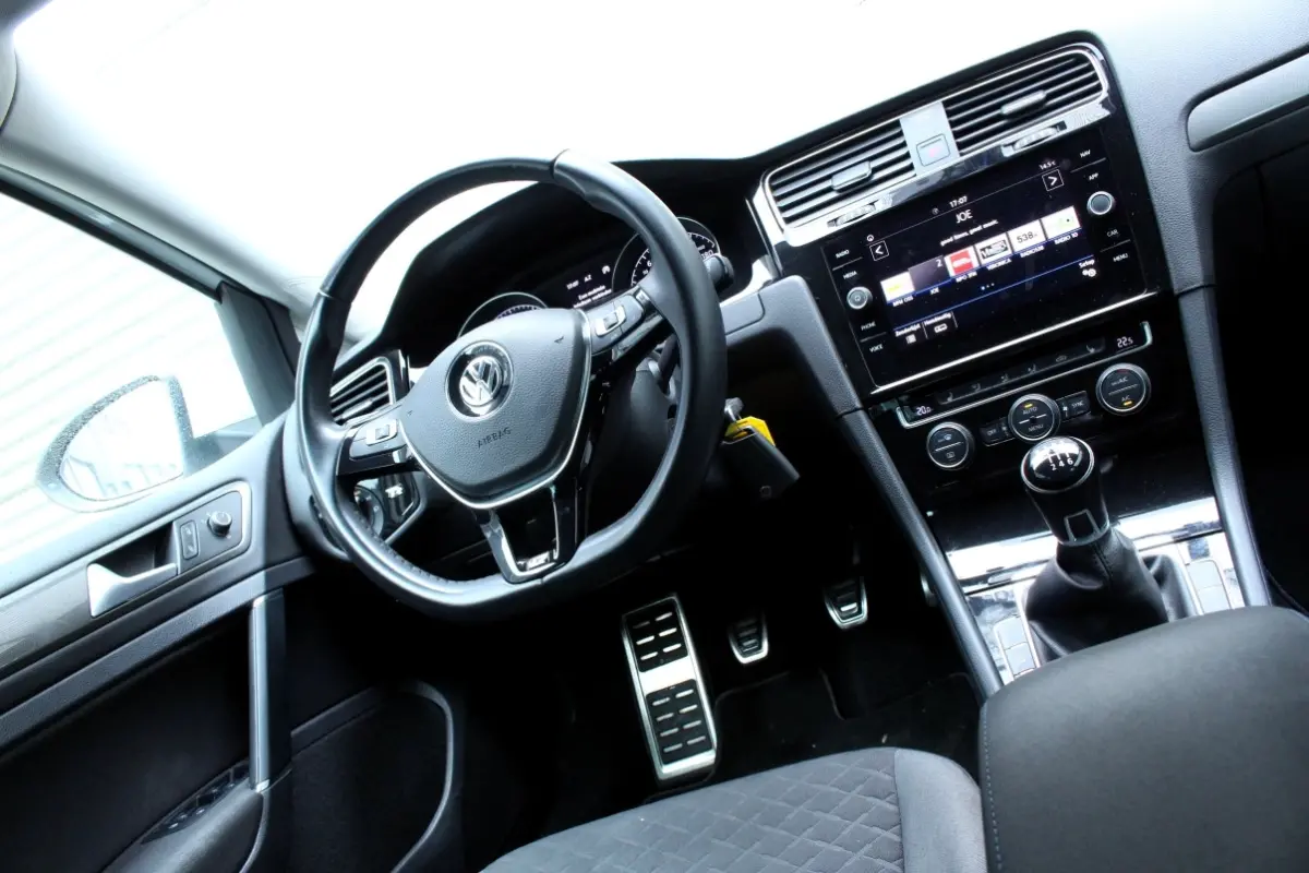 1.5 TSI R-Line 1eEIGNR! NAV BT STOELVW PDC '19