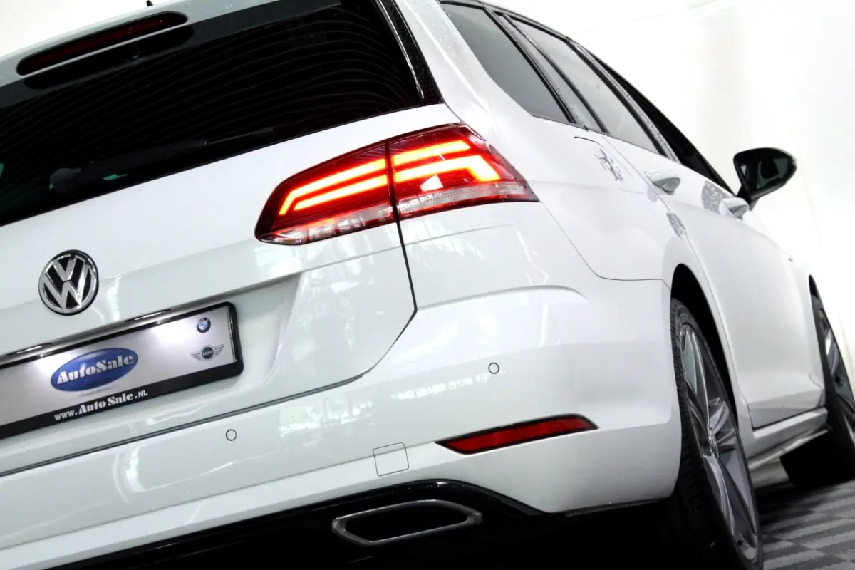 1.5 TSI R-Line 1eEIGNR! NAV BT STOELVW PDC '19