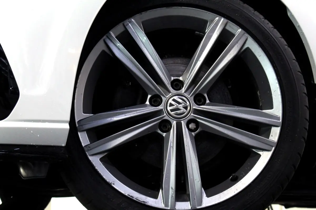 1.5 TSI R-Line 1eEIGNR! NAV BT STOELVW PDC '19