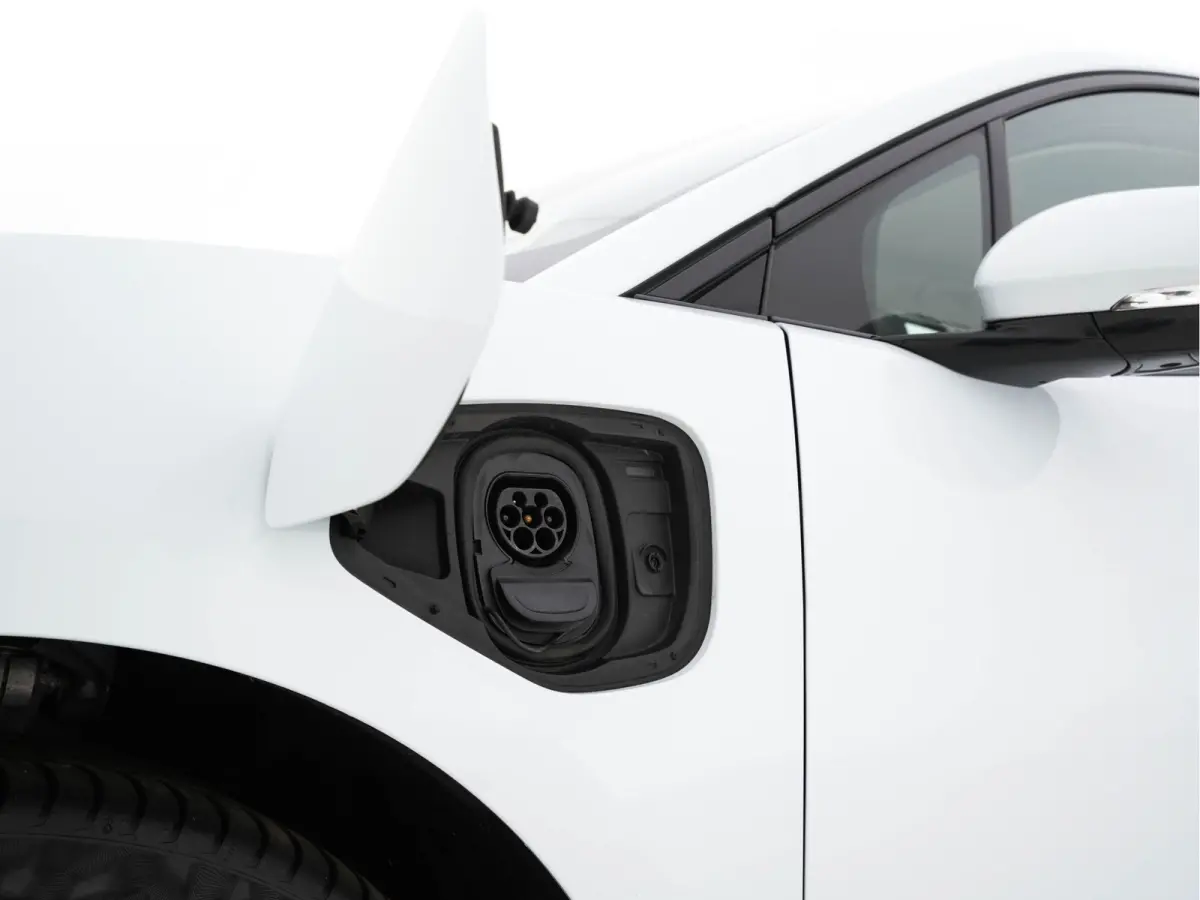 EV400 HSE First Edition AWD (SoH-91%} (INCL-BTW) Aut. *HEATPUMP | DIGI-COCKPIT | MATRIX-LED | MICROFIBRE | MERIDIAN-AUDIO | TOPVIEW | KEYLESS | LANE-ASSIST | BLINDSPOT | CRUISE | DAB | MEMOR