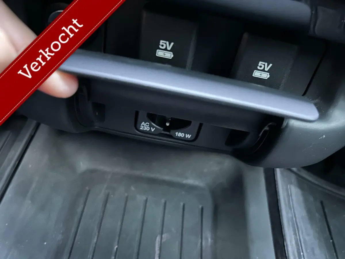 3.0 SDV6 Autobiography Dynamic/pano/