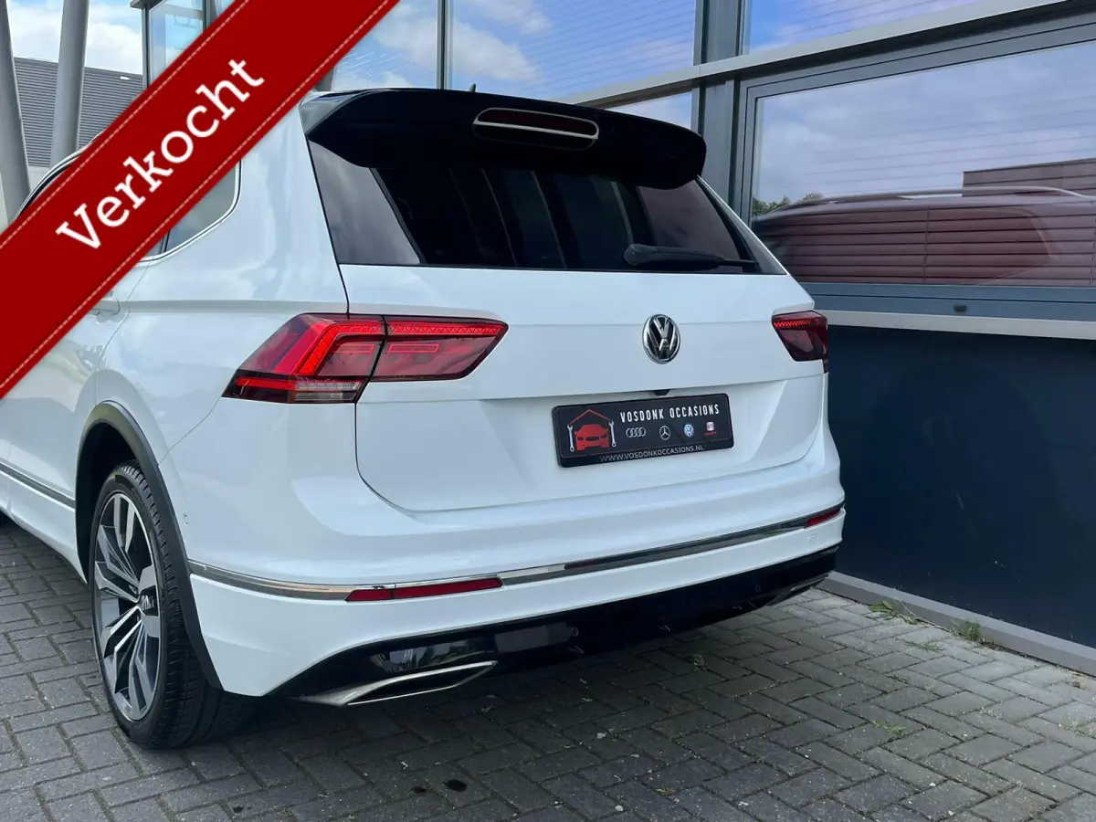 1.5 TSI ACT R-line Trekhaak Pano DSG camera Dodehoek