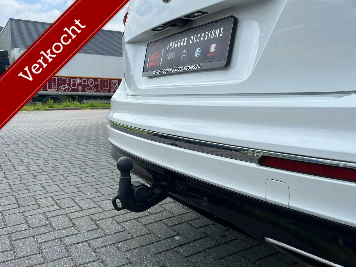 1.5 TSI ACT R-line Trekhaak Pano DSG camera Dodehoek