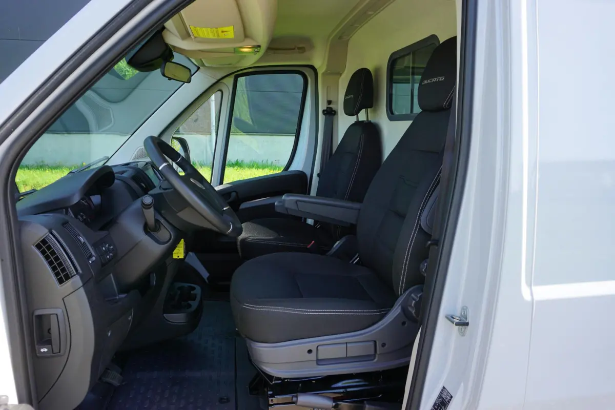 3.5T L3H2 47 kWh met Snellaad functie |Navigatie |Climate Control |Achteruitrijcamera |LED |DAB+ |Airbags voor en zijkant |Nieuwstaat |Expeditie grijs |Laadruimte volledig bekleed | VOL VOL 