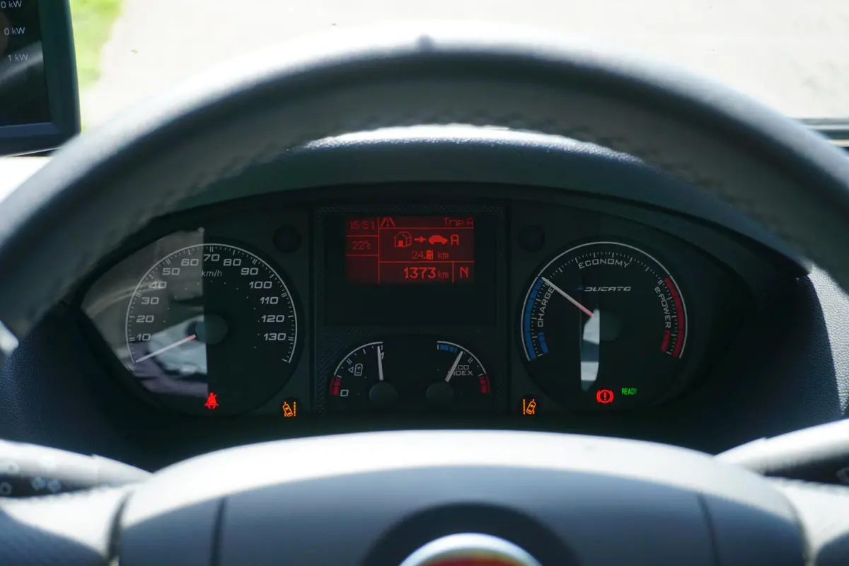 3.5T L3H2 47 kWh met Snellaad functie |Navigatie |Climate Control |Achteruitrijcamera |LED |DAB+ |Airbags voor en zijkant |Nieuwstaat |Expeditie grijs |Laadruimte volledig bekleed | VOL VOL 