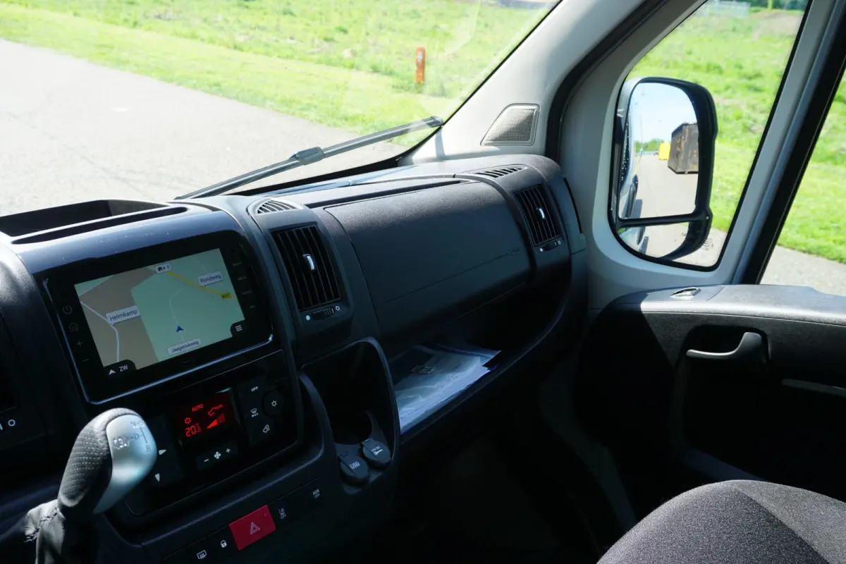3.5T L3H2 47 kWh met Snellaad functie |Navigatie |Climate Control |Achteruitrijcamera |LED |DAB+ |Airbags voor en zijkant |Nieuwstaat |Expeditie grijs |Laadruimte volledig bekleed | VOL VOL 