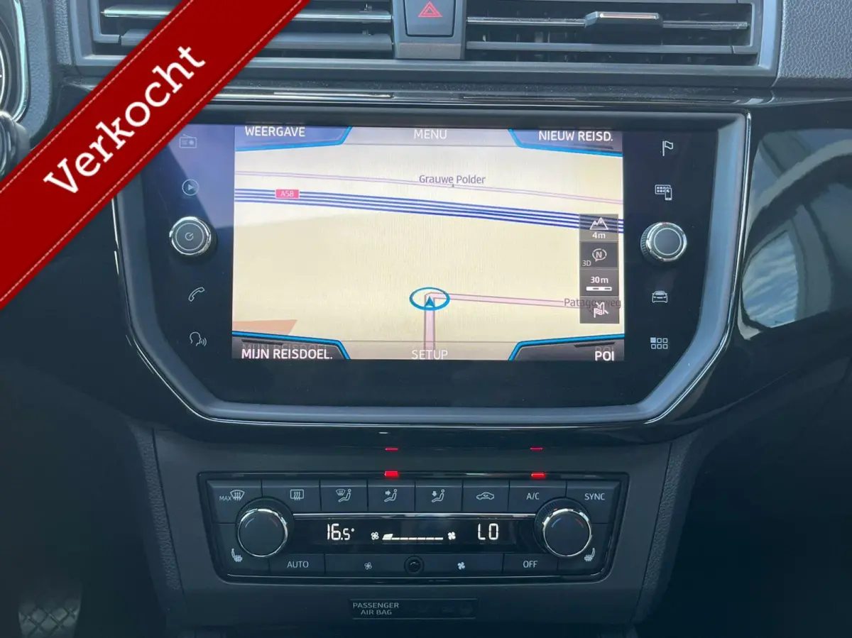 1.0 TSI Pano Keyless Led navi Nieuwstaat!