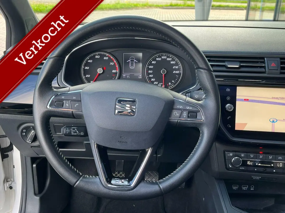 1.0 TSI Pano Keyless Led navi Nieuwstaat!