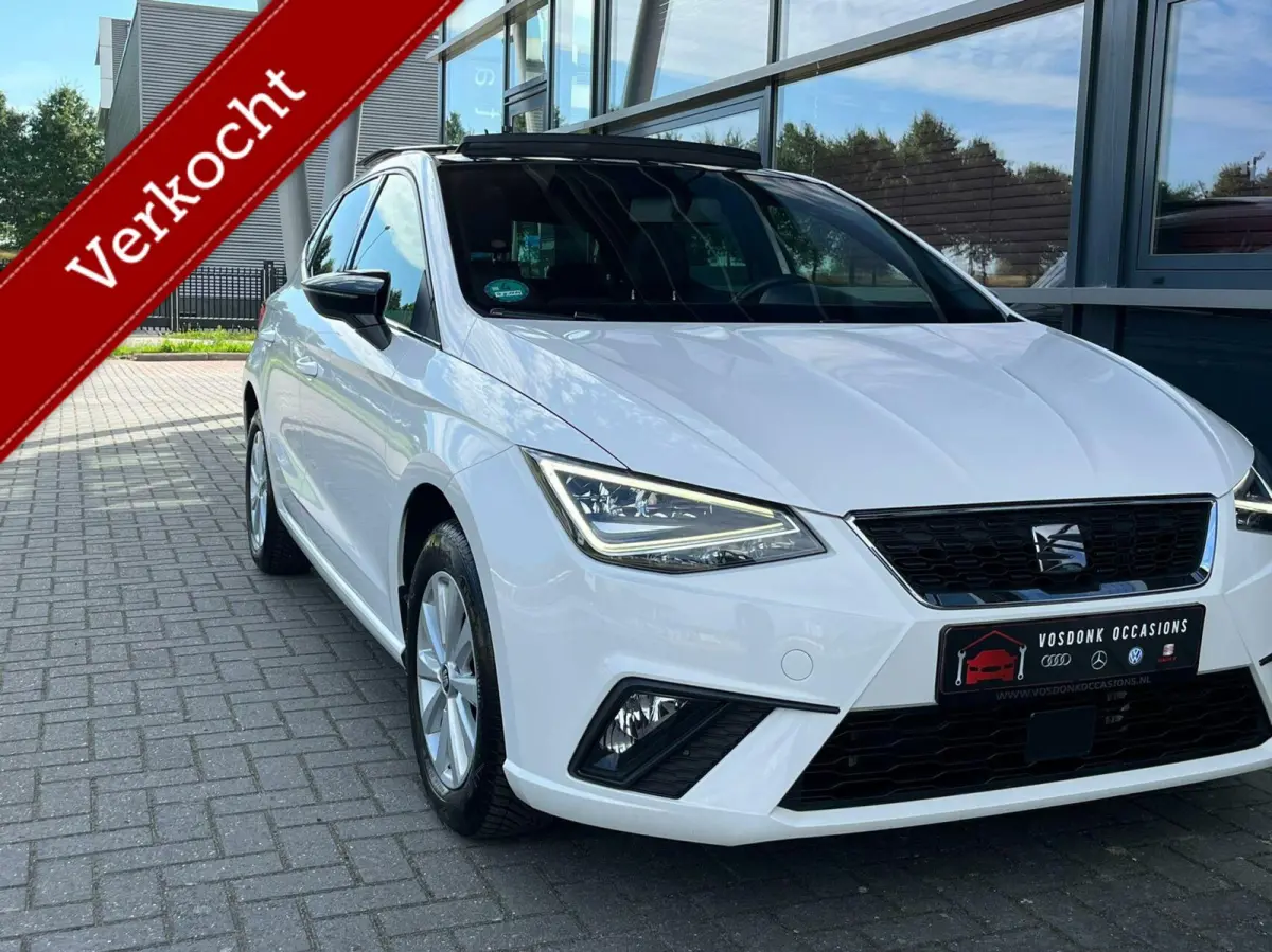 1.0 TSI Pano Keyless Led navi Nieuwstaat!