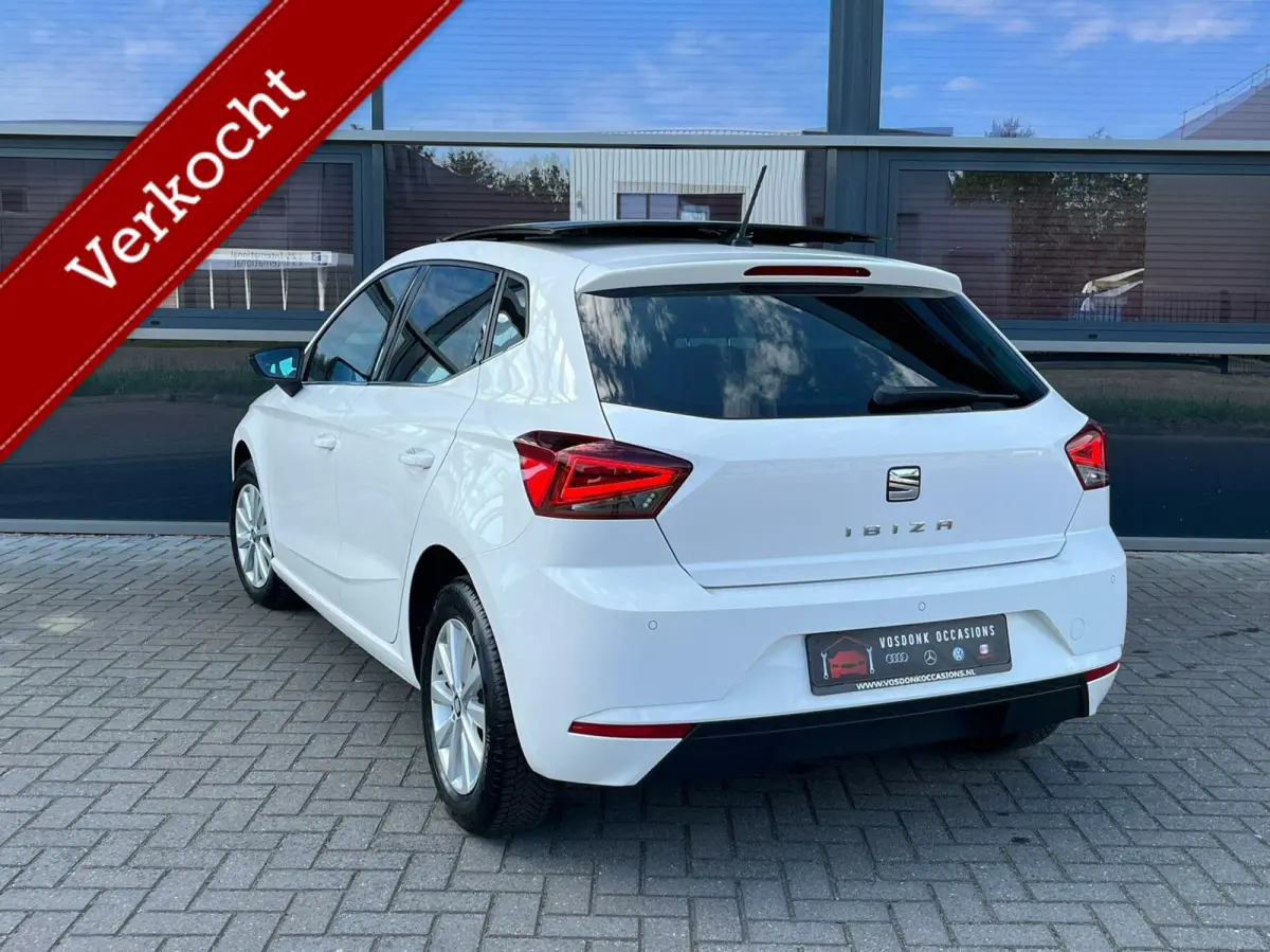 1.0 TSI Pano Keyless Led navi Nieuwstaat!