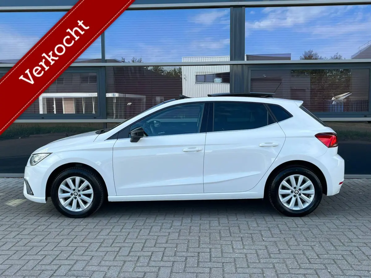 1.0 TSI Pano Keyless Led navi Nieuwstaat!
