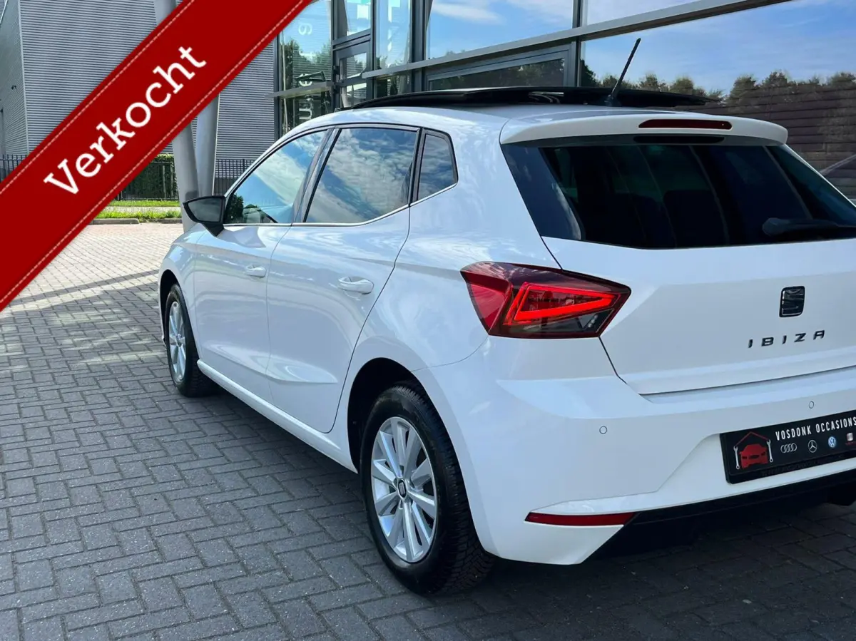 1.0 TSI Pano Keyless Led navi Nieuwstaat!