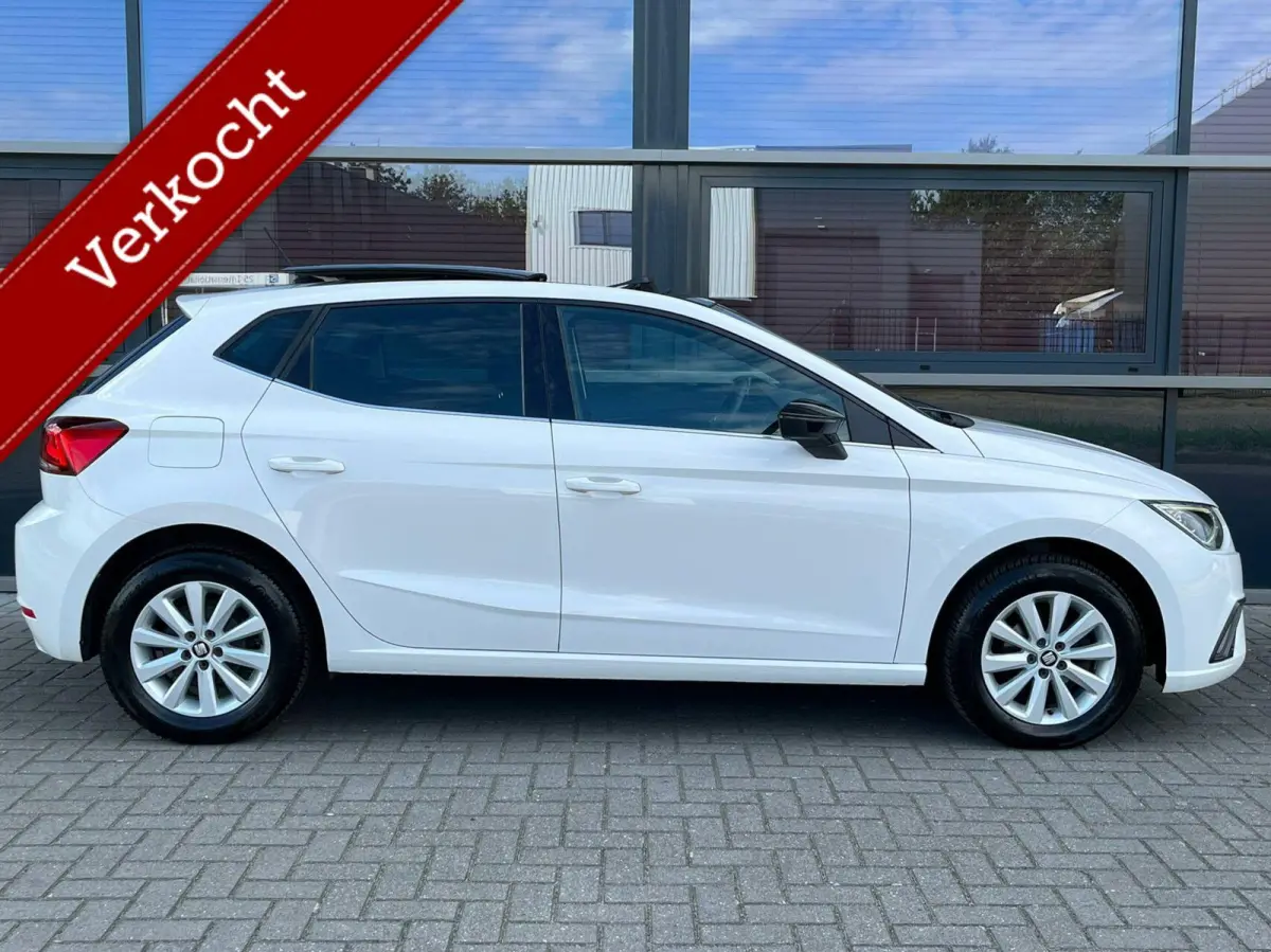 1.0 TSI Pano Keyless Led navi Nieuwstaat!