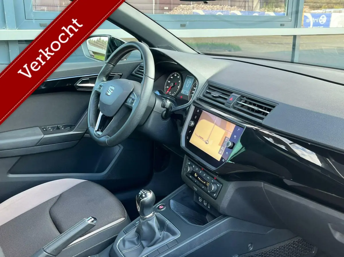 1.0 TSI Pano Keyless Led navi Nieuwstaat!