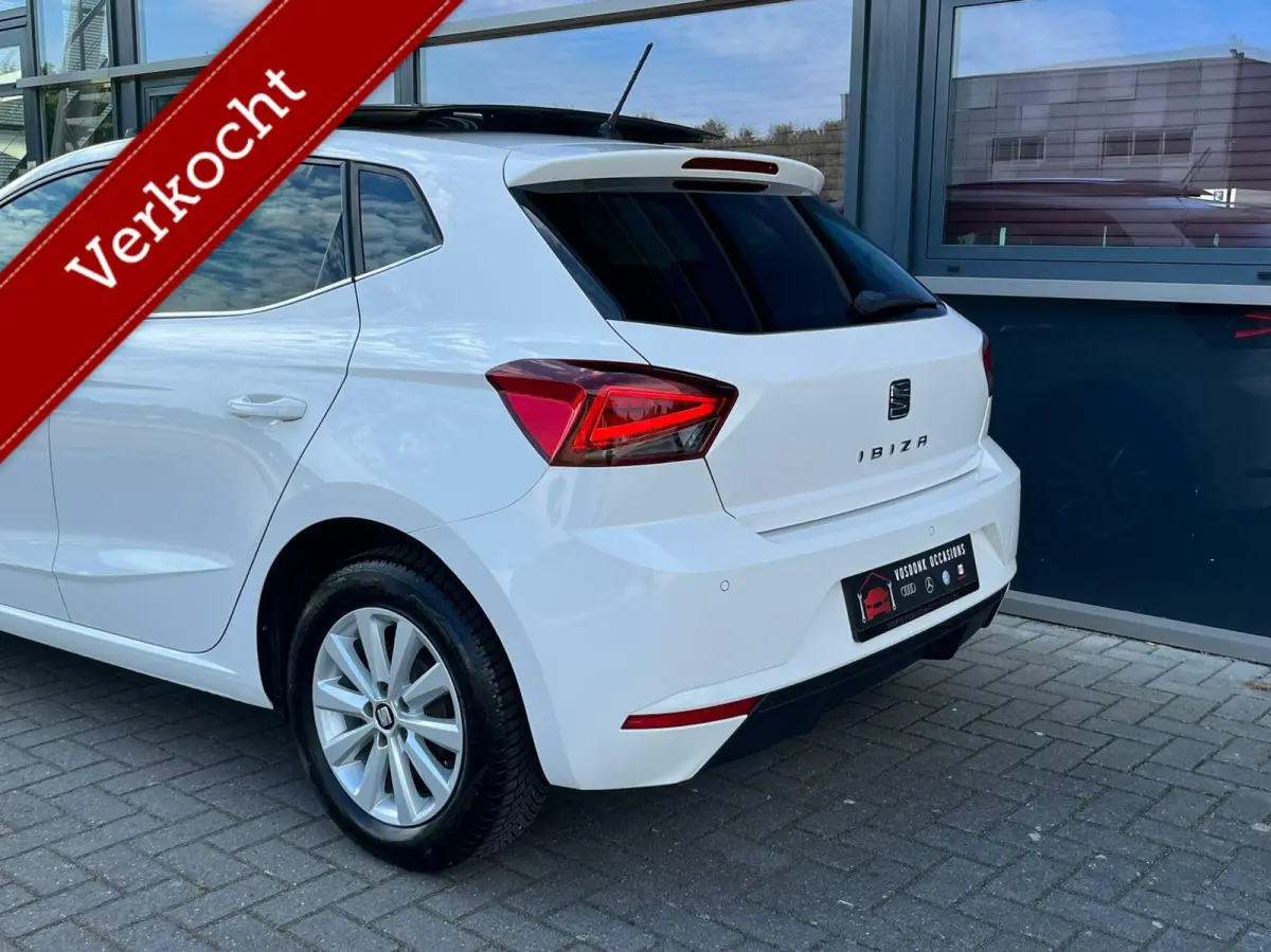 1.0 TSI Pano Keyless Led navi Nieuwstaat!