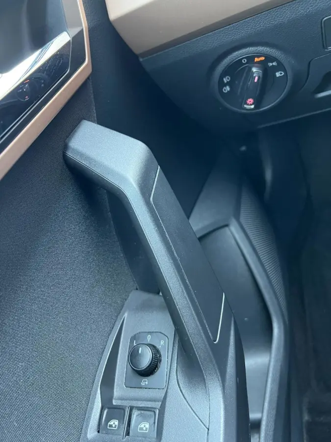 1.0 TSI Excellence Navi Keyless Clima Stoelverw