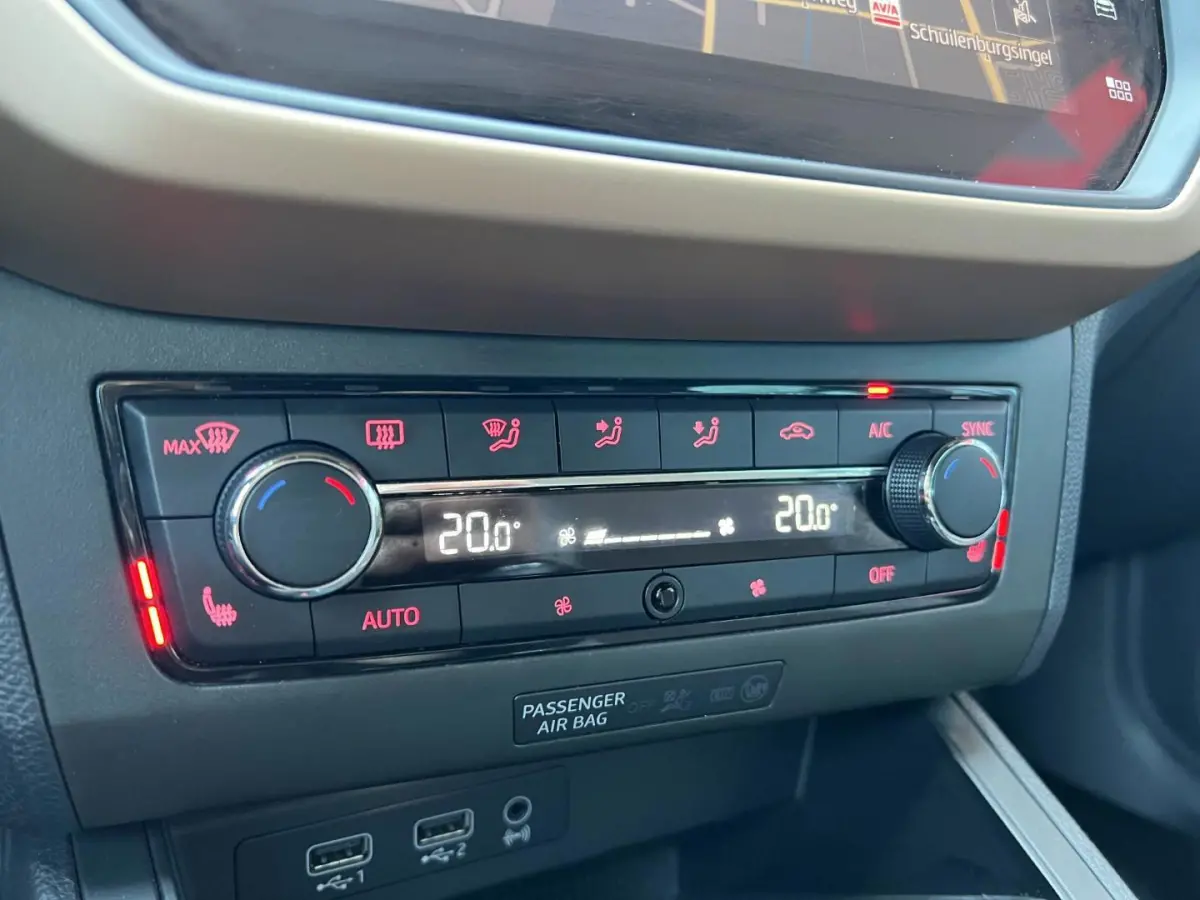 1.0 TSI Excellence Navi Keyless Clima Stoelverw