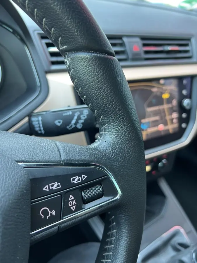 1.0 TSI Excellence Navi Keyless Clima Stoelverw