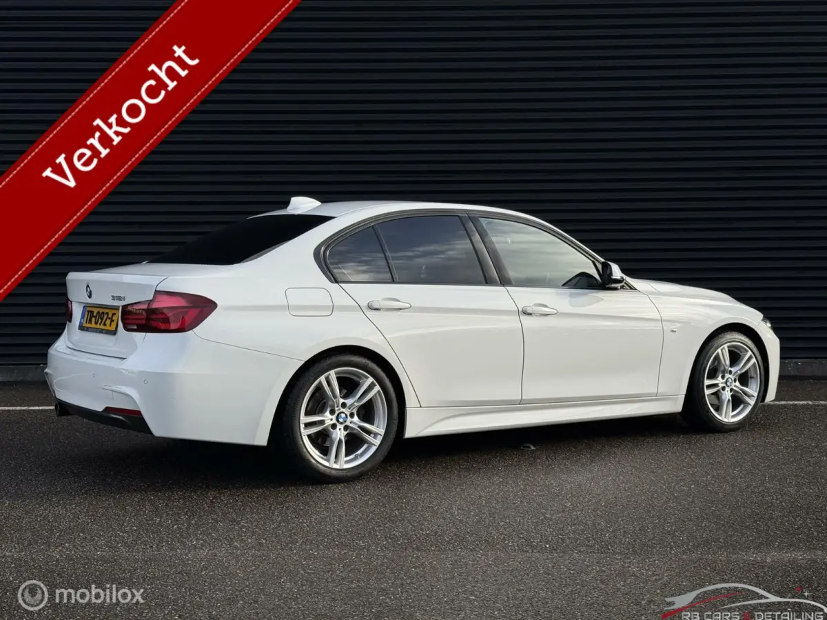 318i M Sport Edition, CarPlay, Leder, Dealerond