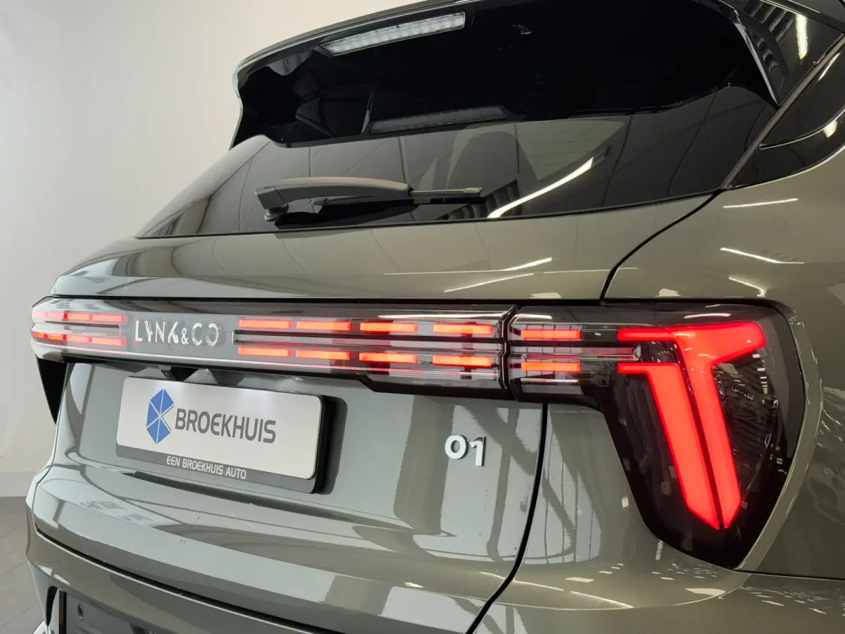 1.5 More | 360 Camera | Interieur voorverwarming | Panoramadak | Apple Carplay\Android Auto |