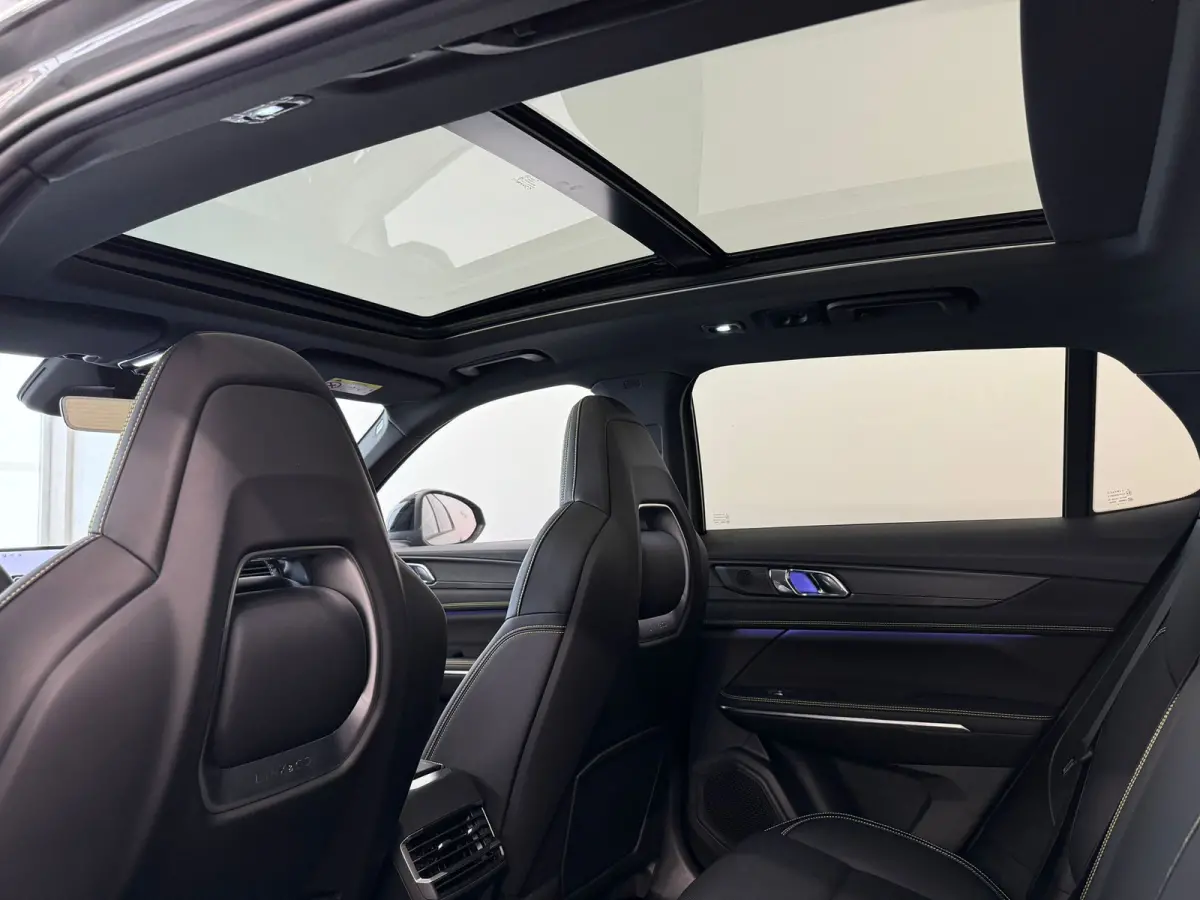 1.5 More | 360 Camera | Interieur voorverwarming | Panoramadak | Apple Carplay\Android Auto |