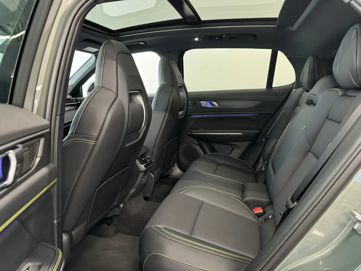 1.5 More | 360 Camera | Interieur voorverwarming | Panoramadak | Apple Carplay\Android Auto |