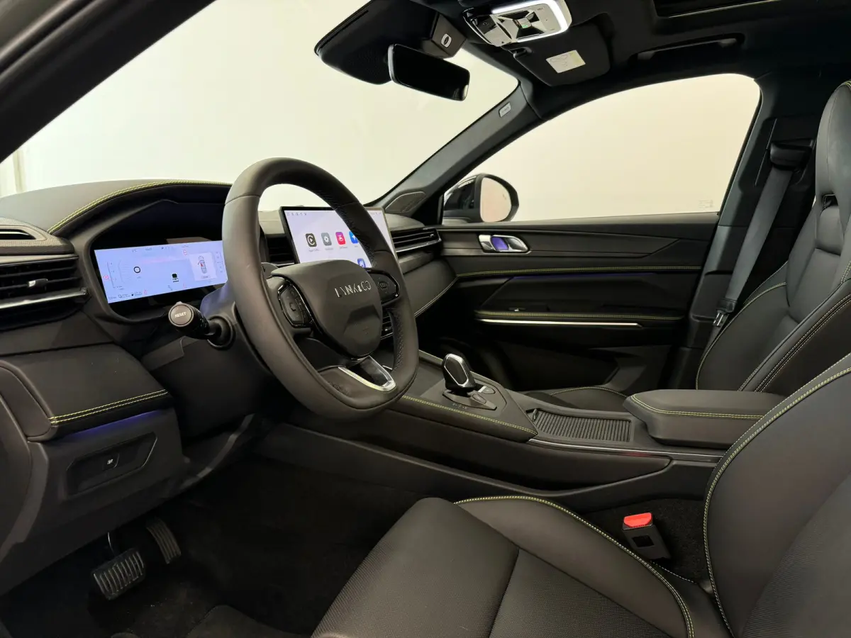 1.5 More | 360 Camera | Interieur voorverwarming | Panoramadak | Apple Carplay\Android Auto |