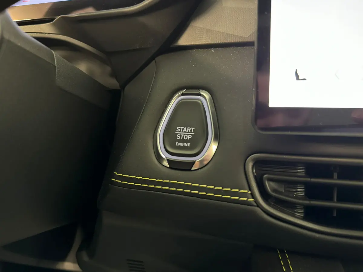 1.5 More | 360 Camera | Interieur voorverwarming | Panoramadak | Apple Carplay\Android Auto |