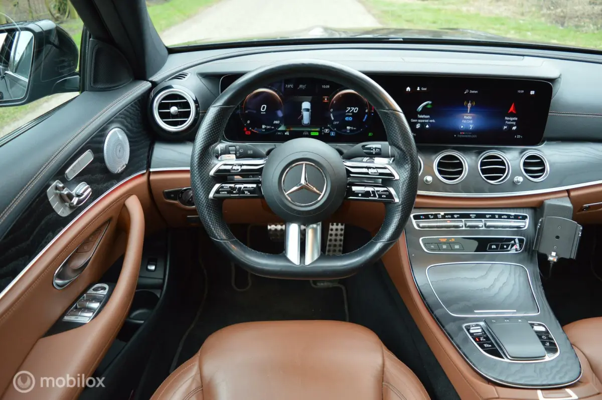 300 de Business Solution AMG
