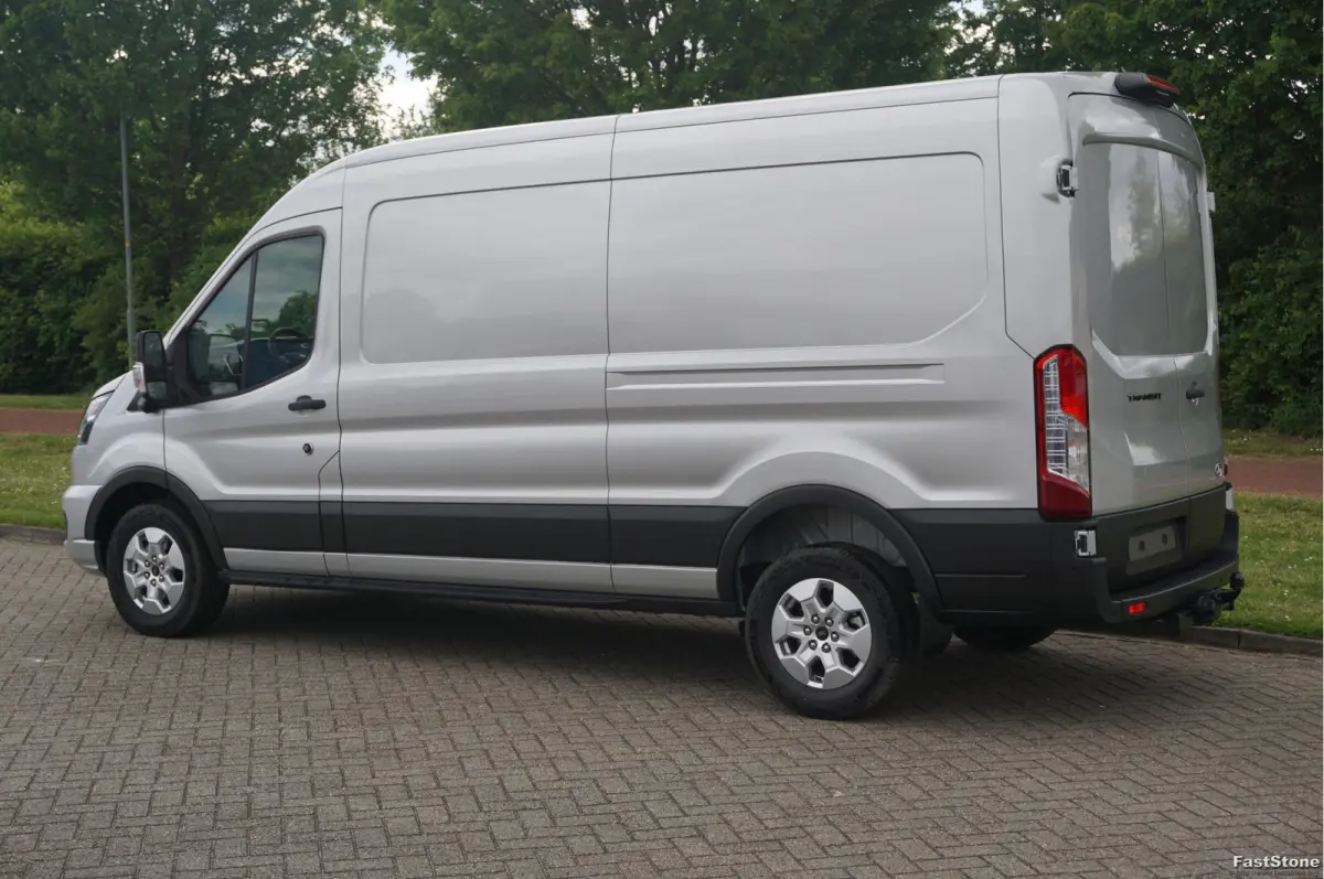 350L L3H2 Limited AUT-8 165PK BPM VRIJ Navi, Adap. Cruise, 360° Cam, Trekhaak, Xenon!! NR. 257