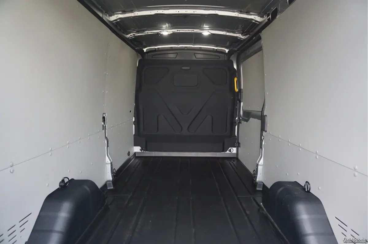 350L L3H2 Limited AUT-8 165PK BPM VRIJ Navi, Adap. Cruise, 360° Cam, Trekhaak, Xenon!! NR. 257