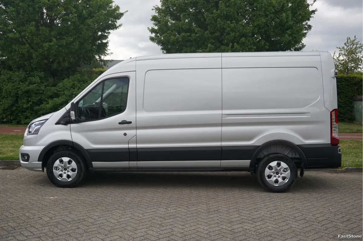 350L L3H2 Limited AUT-8 165PK BPM VRIJ Navi, Adap. Cruise, 360° Cam, Trekhaak, Xenon!! NR. 297