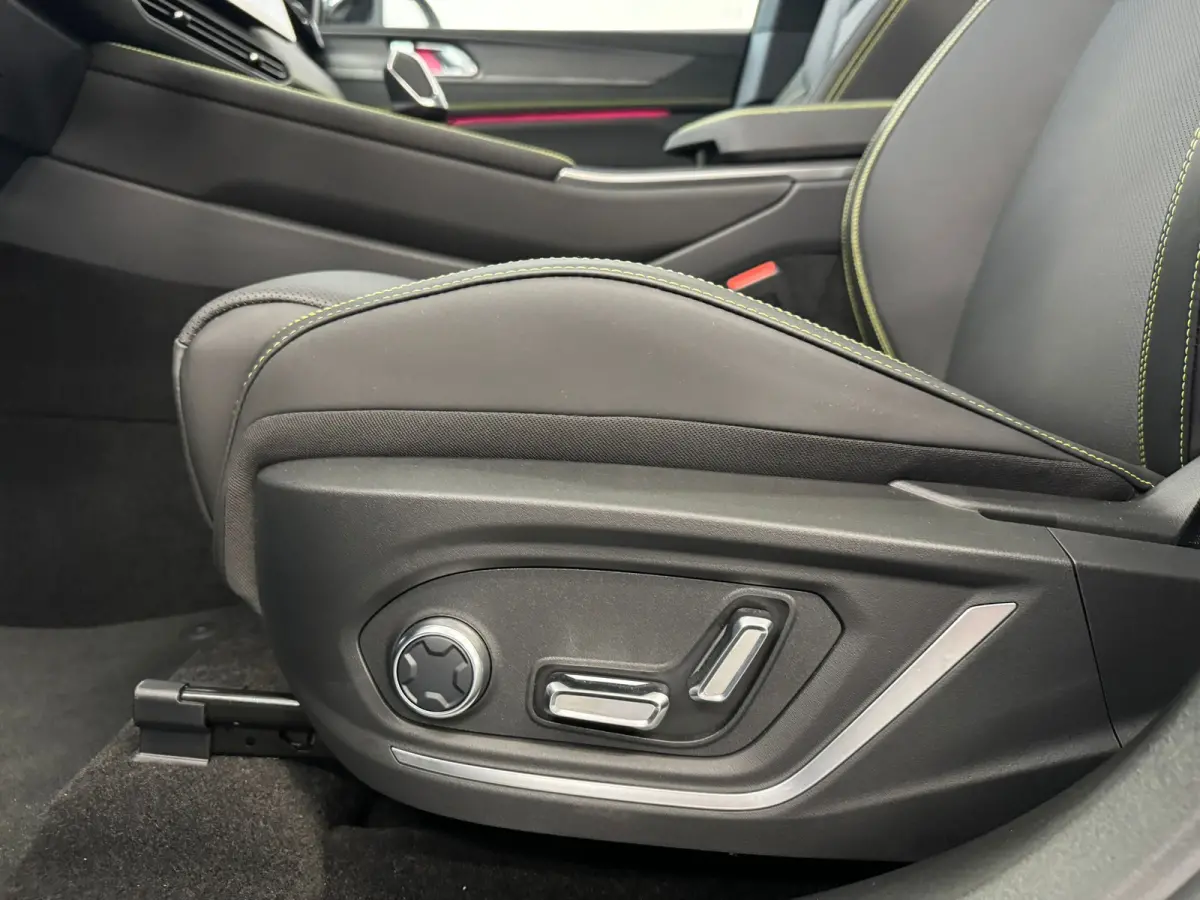 1.5 More | 360 Camera | Panoramadak | Apple Carplay\Android Auto | Stuurverwarming |