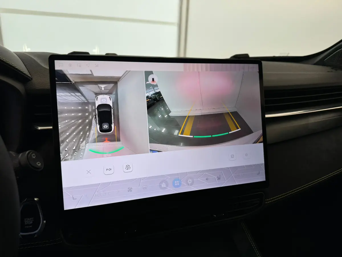 1.5 More | 360 Camera | Panoramadak | Apple Carplay\Android Auto | Stuurverwarming |