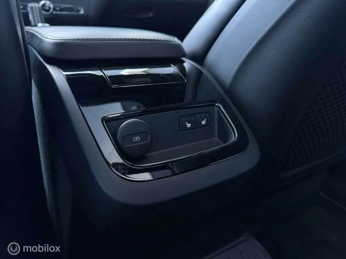 2.0 Recharge T8 R-Design LEDER DRIVE 360 CAMERA LED