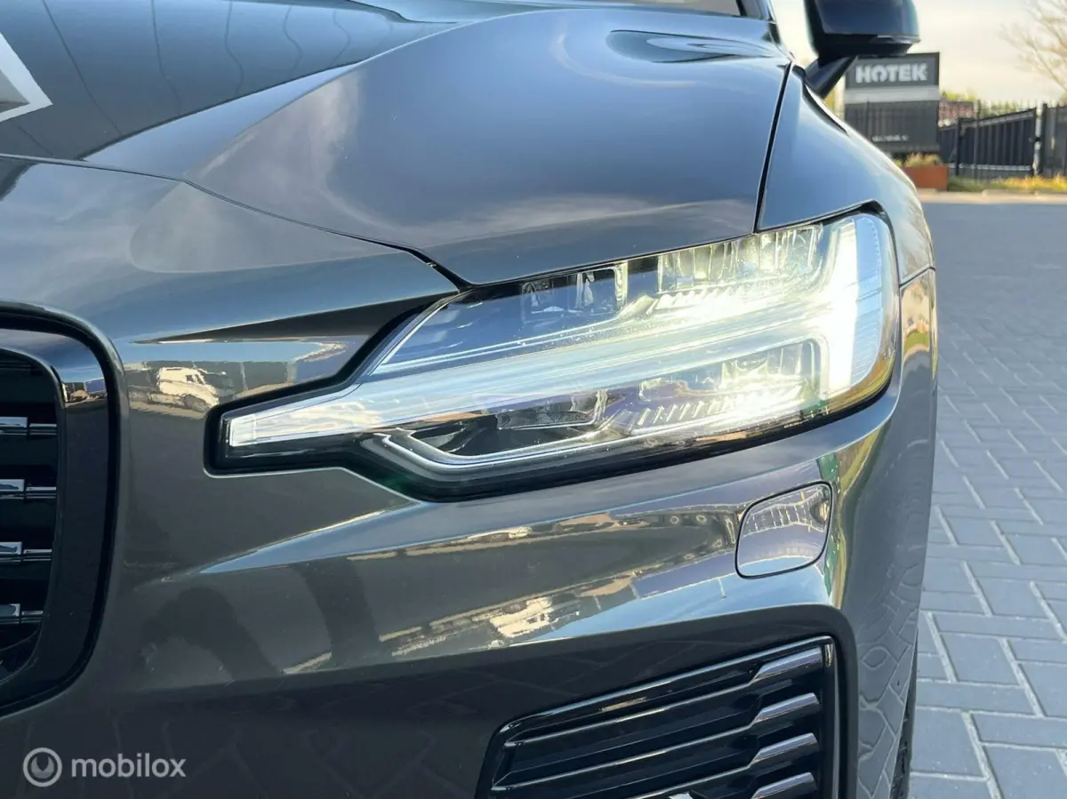 2.0 Recharge T8 R-Design LEDER DRIVE 360 CAMERA LED