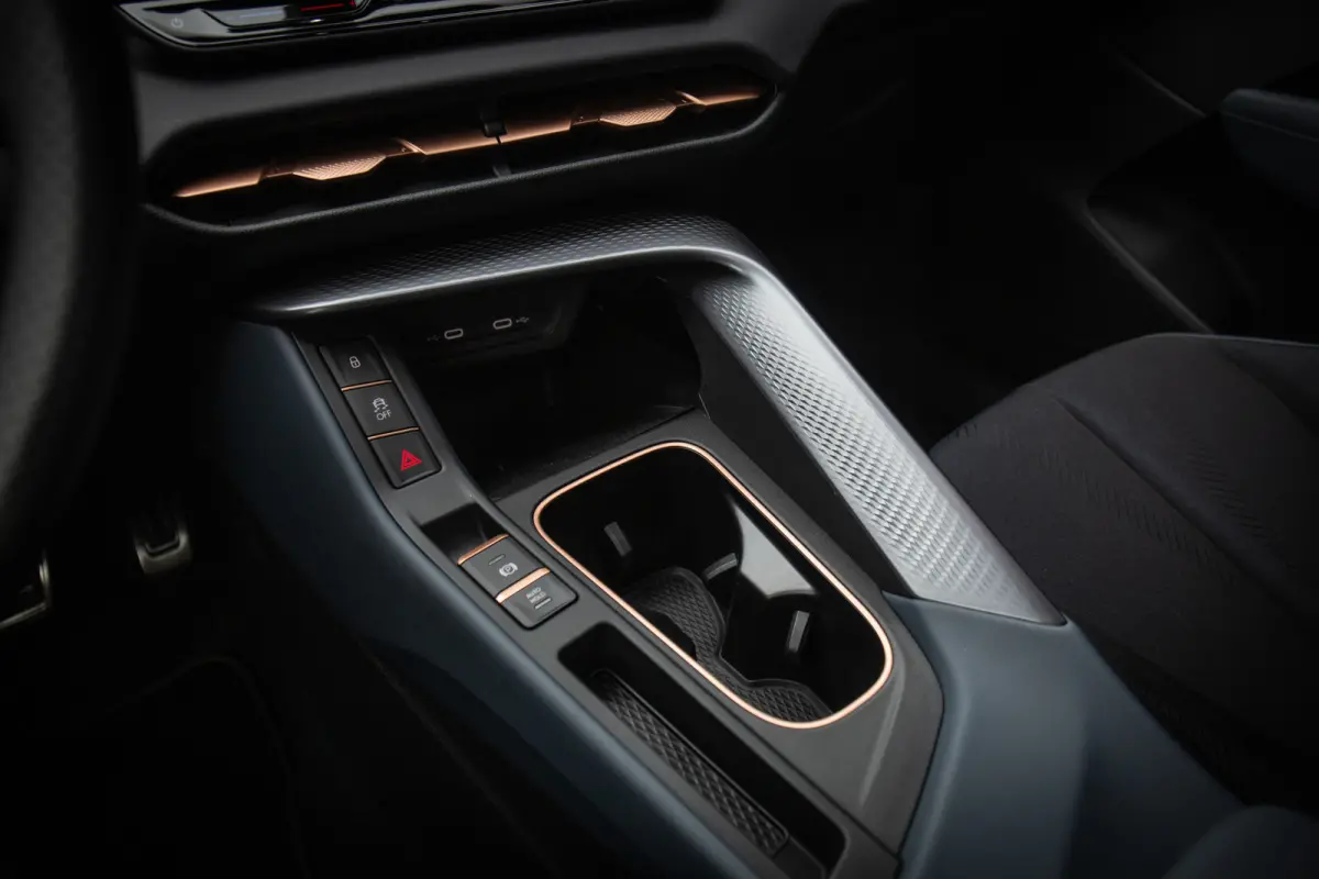 1.5 eTSI Business ,  Adaptive cruise, Carplay, Stuur/stoelverwarming,