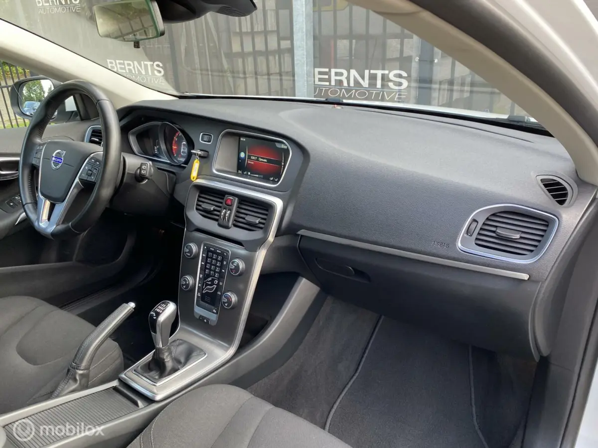 2.0 T2|Navigatie|Parkeersensoren|Digitaal Instrumentenpaneel