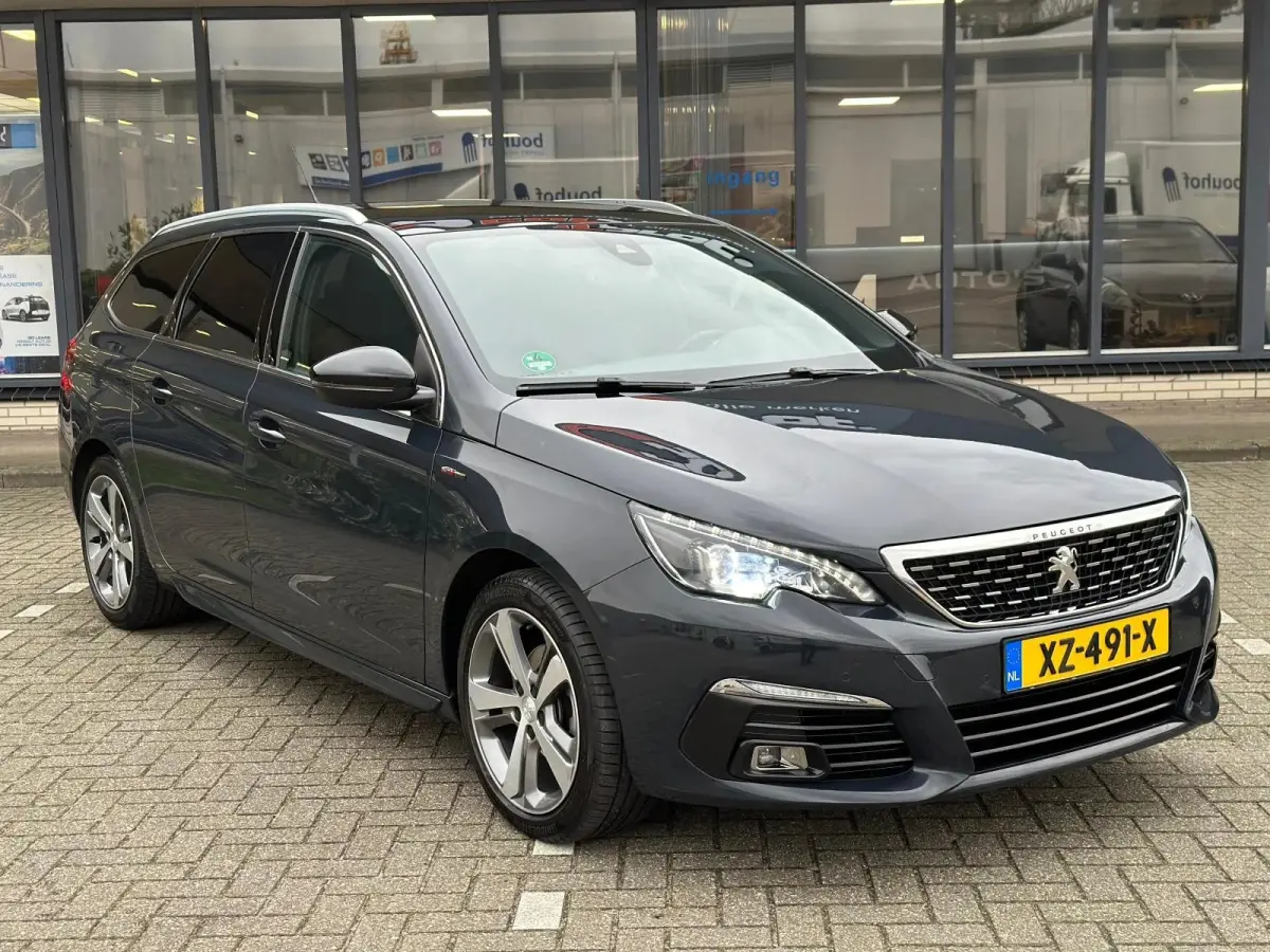 1.5 BlueHDi Blue Lease GT-Line / PANO