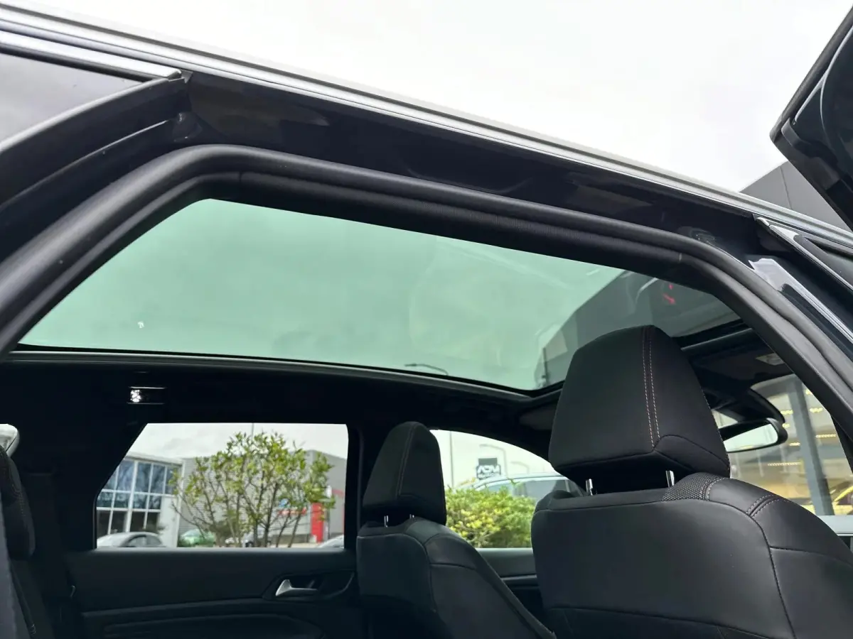 1.5 BlueHDi Blue Lease GT-Line / PANO
