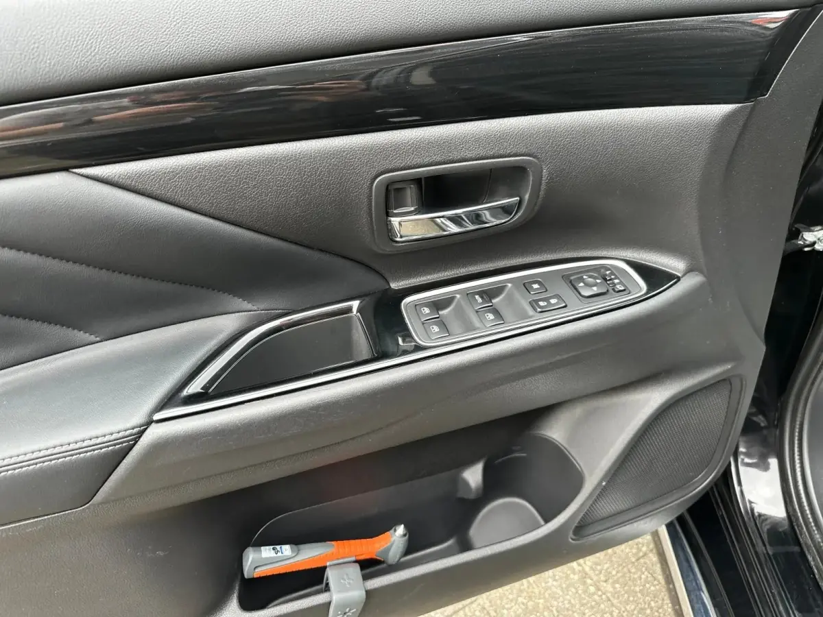 2.0 PHEV Pure
