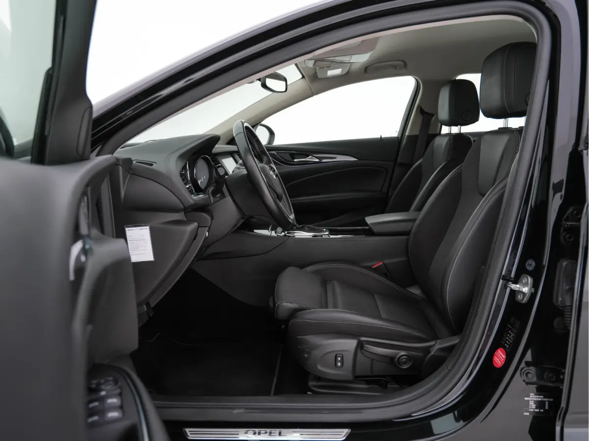 1.5 Turbo Business Executive Aut. *NAVI-FULLMAP | LEATHER-FABRIC | KEYLESS | DAB+ | SPORT-SEATS  | ECC | PDC | CRUISE | TOWBAR | CARPLAY | 18''ALU*