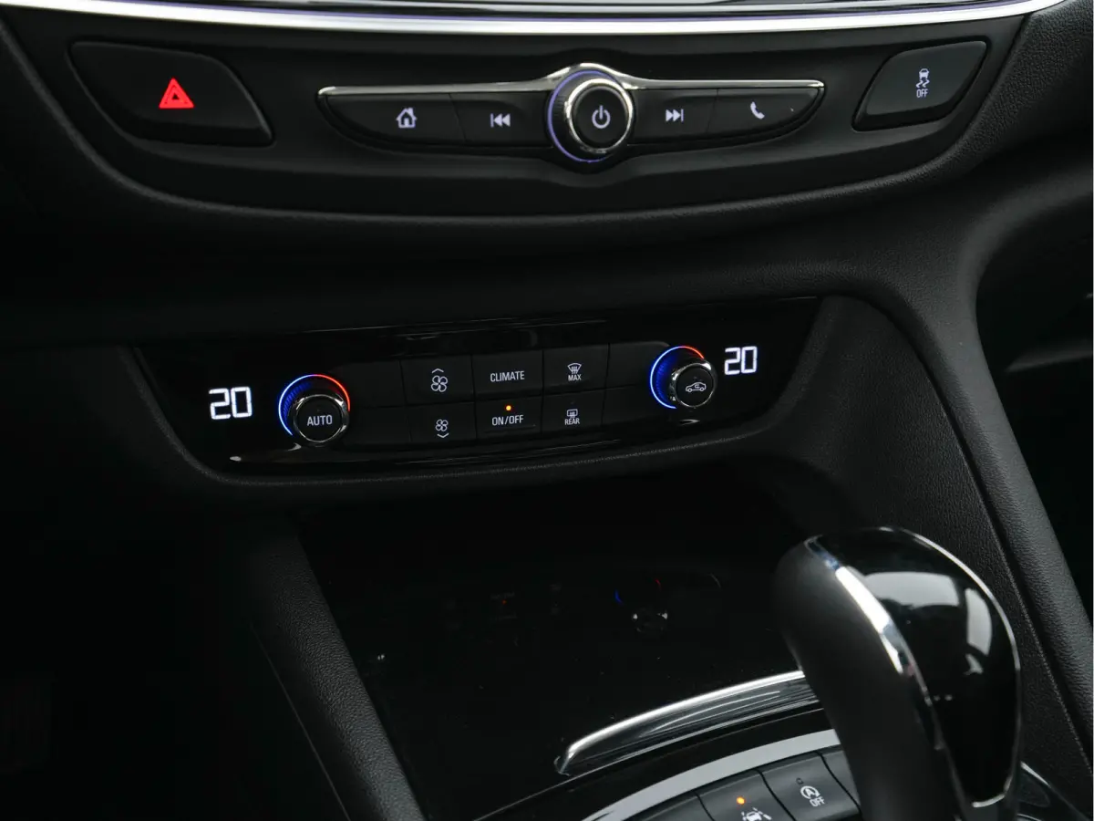 1.5 Turbo Business Executive Aut. *NAVI-FULLMAP | LEATHER-FABRIC | KEYLESS | DAB+ | SPORT-SEATS  | ECC | PDC | CRUISE | TOWBAR | CARPLAY | 18''ALU*