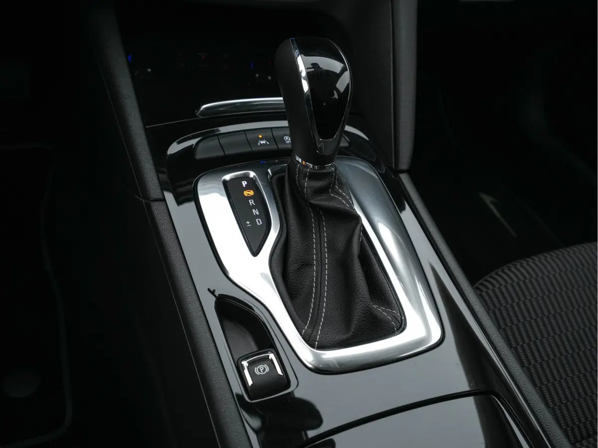 1.5 Turbo Business Executive Aut. *NAVI-FULLMAP | LEATHER-FABRIC | KEYLESS | DAB+ | SPORT-SEATS  | ECC | PDC | CRUISE | TOWBAR | CARPLAY | 18''ALU*