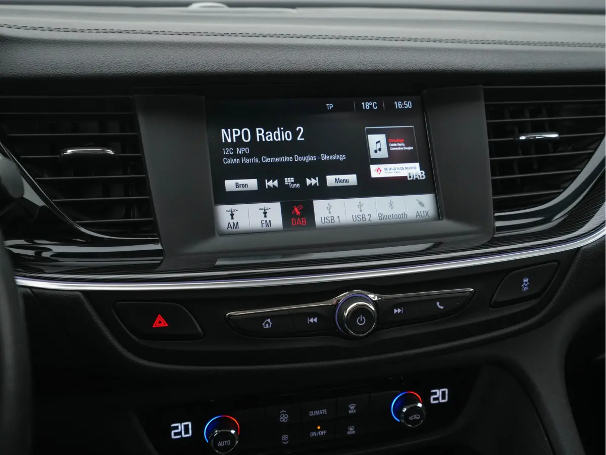 1.5 Turbo Business Executive Aut. *NAVI-FULLMAP | LEATHER-FABRIC | KEYLESS | DAB+ | SPORT-SEATS  | ECC | PDC | CRUISE | TOWBAR | CARPLAY | 18''ALU*