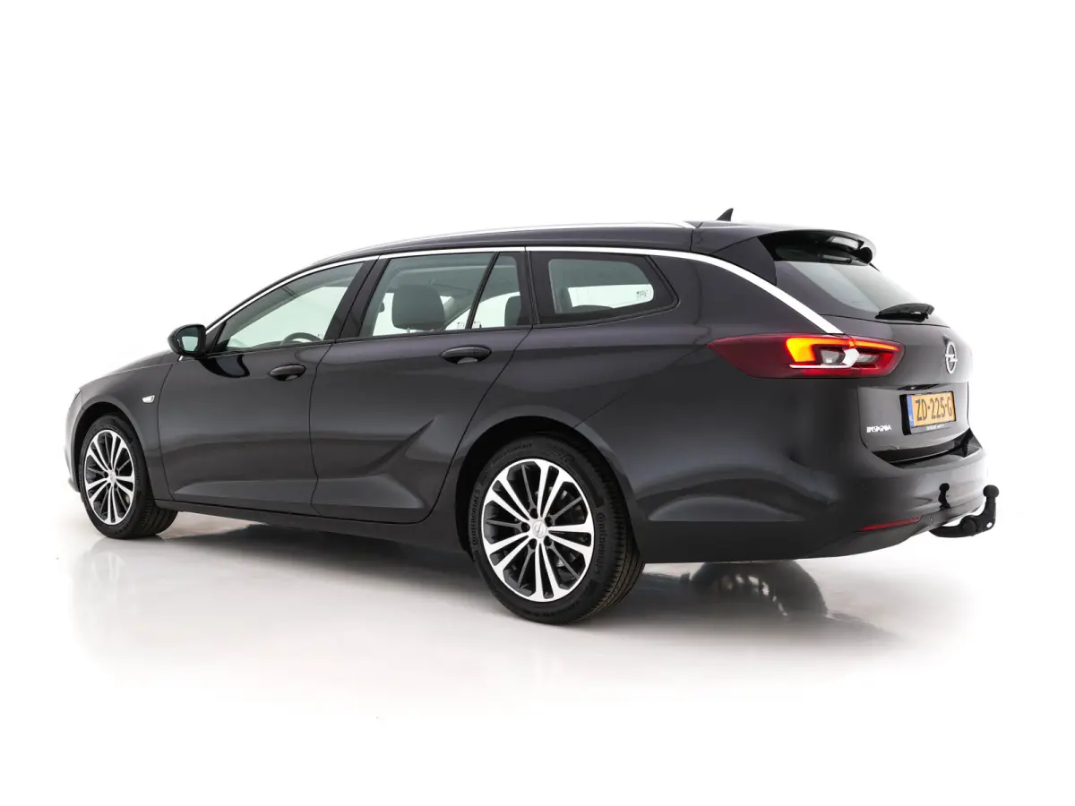 1.5 Turbo Business Executive Aut. *NAVI-FULLMAP | LEATHER-FABRIC | KEYLESS | DAB+ | SPORT-SEATS  | ECC | PDC | CRUISE | TOWBAR | CARPLAY | 18''ALU*