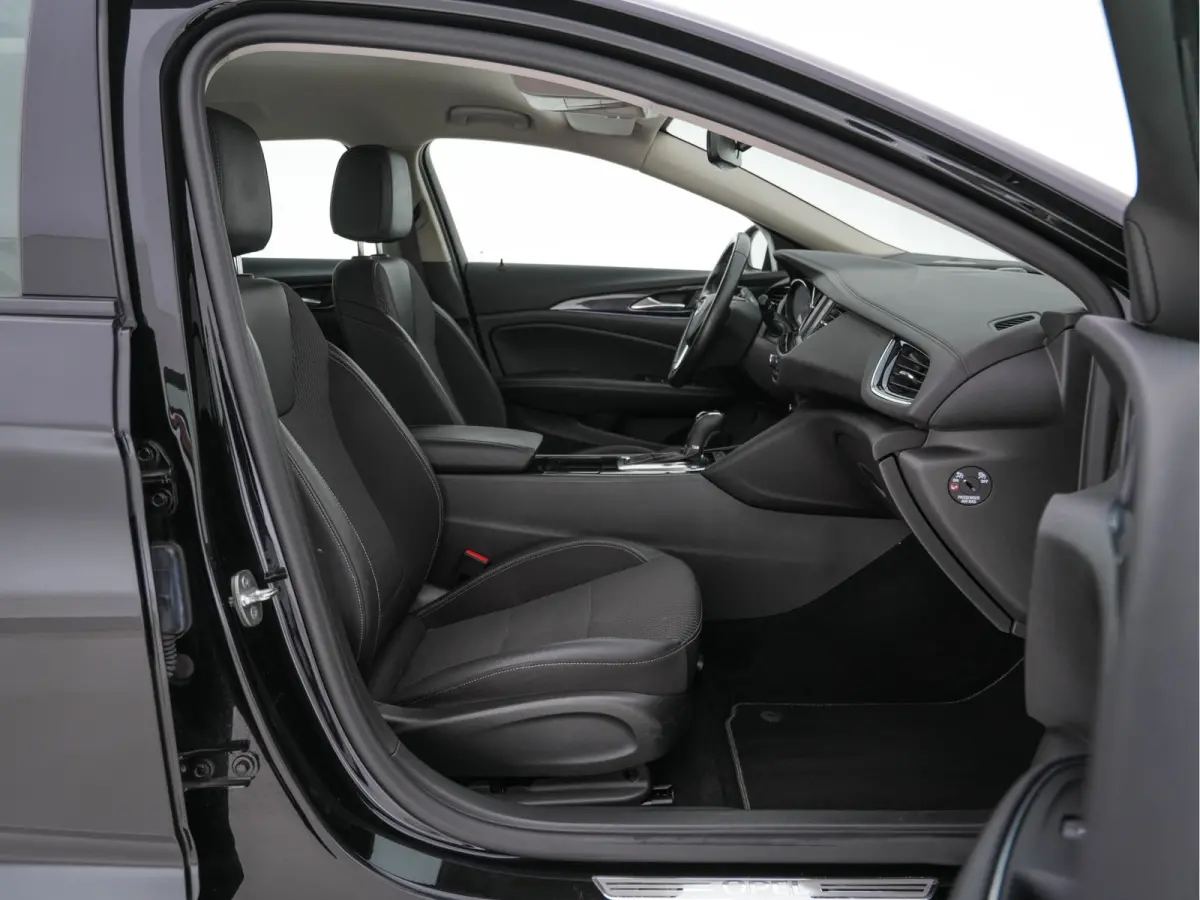 1.5 Turbo Business Executive Aut. *NAVI-FULLMAP | LEATHER-FABRIC | KEYLESS | DAB+ | SPORT-SEATS  | ECC | PDC | CRUISE | TOWBAR | CARPLAY | 18''ALU*