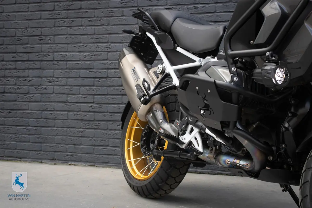 Dravit / Van Harten Design / Volledig Akrapovic