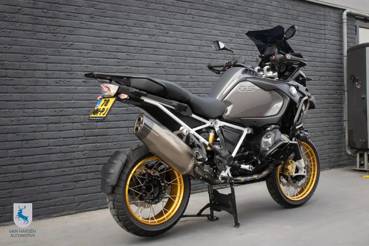 Dravit / Van Harten Design / Volledig Akrapovic
